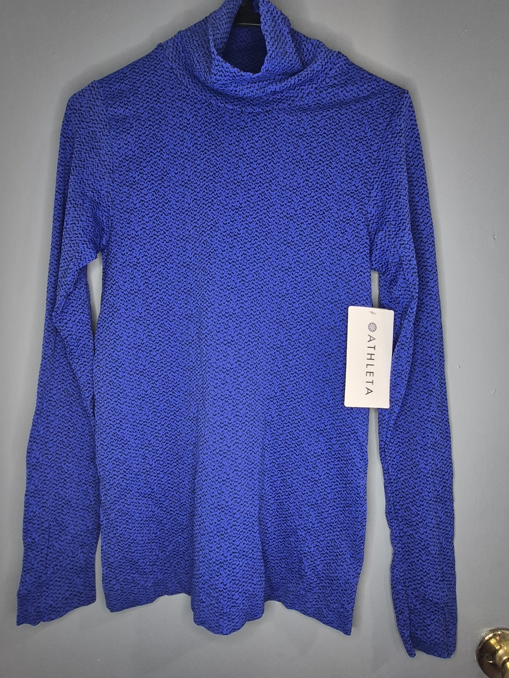 New With Tags Athleta Flurry Peak Lightweight Turtleneck
